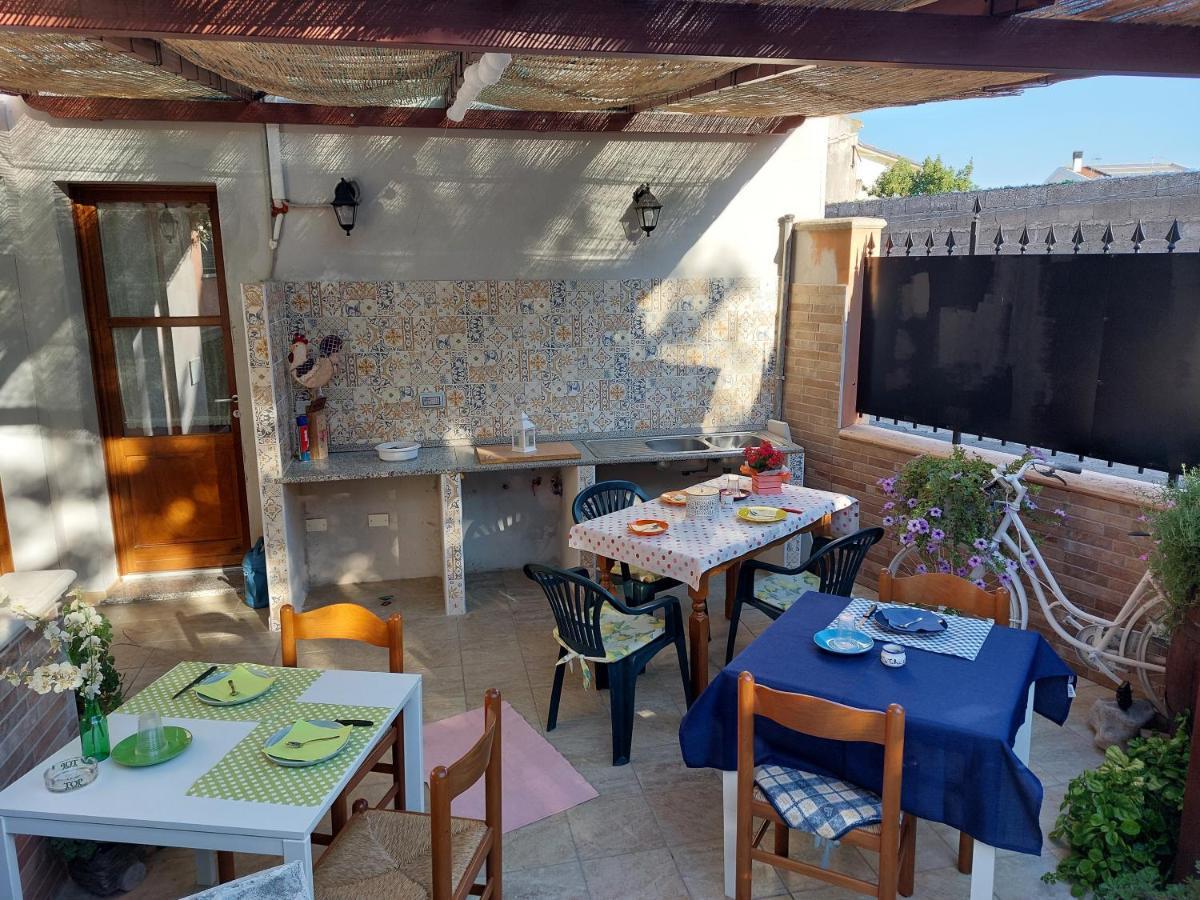 Holiday Room Sa Tebia Oristano Eksteriør billede
