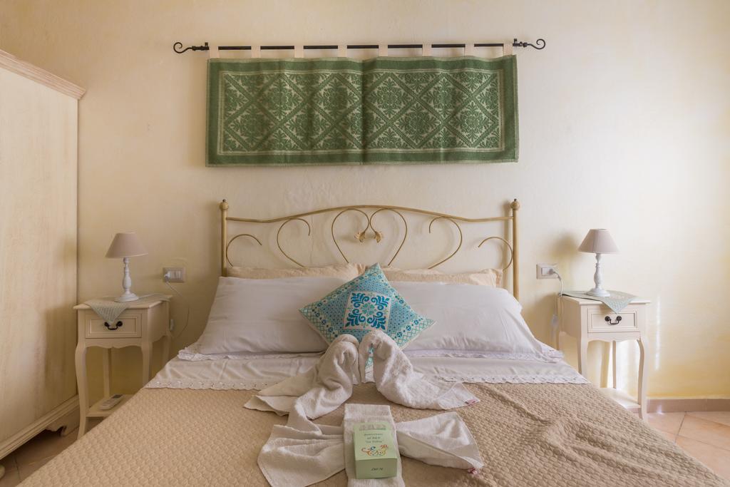 Holiday Room Sa Tebia Oristano Eksteriør billede
